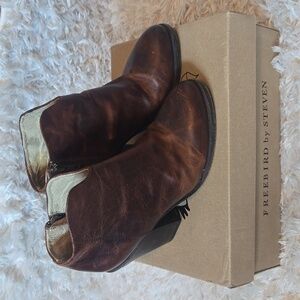 Freebird by Steven Brown Leather Ankle Boot, size 8